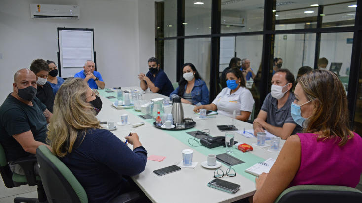 Reunião entre as secretárias ontem na Ilha
